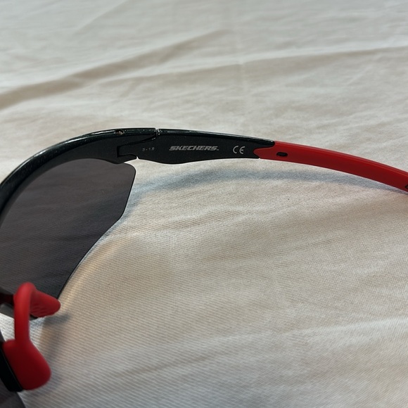 Skechers Boys Sunglasses - Picture 3 of 5